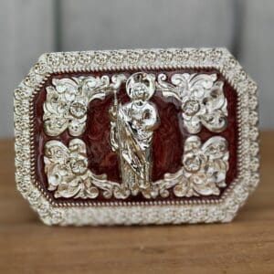 Hebilla Plateada y Roja con Diseño de San Judas - Hebillas Vaqueras para Hombre por Mayoreo